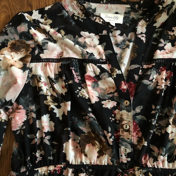 Siren Lily | Floral Maternity Blouse - Picture 2 of 7